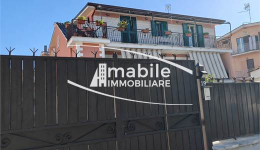 Acilia, Via Cesare Breveglieri, Trilocale con Ampio Giardino di 125mq, Piano Seminterrato