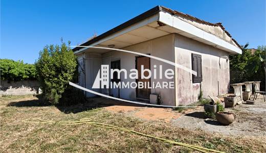 Infernetto, Via Marebbe, Vendesi Casa Indipendente 4 Locali con Giardino di 900mq